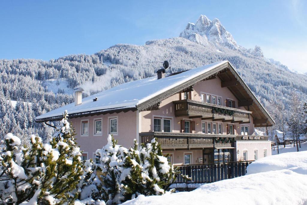 Hotel Villa Mozart Pozza di Fassa Εξωτερικό φωτογραφία