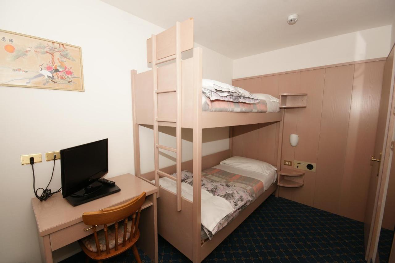 Hotel Villa Mozart Pozza di Fassa Εξωτερικό φωτογραφία
