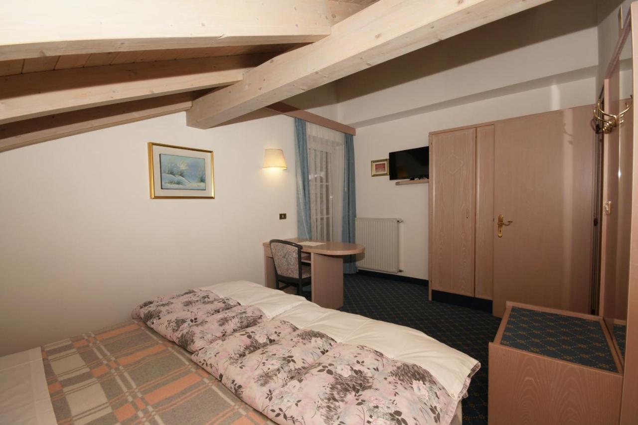 Hotel Villa Mozart Pozza di Fassa Εξωτερικό φωτογραφία
