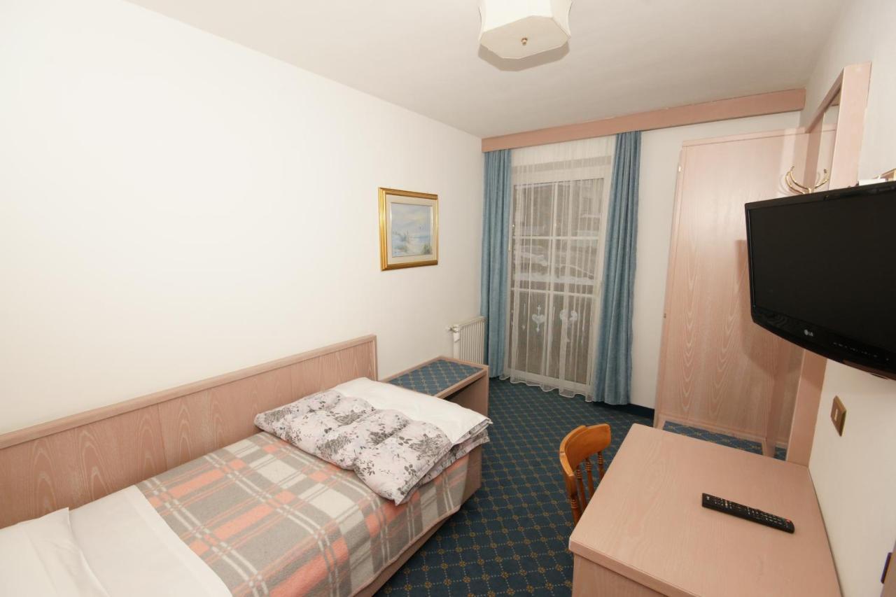 Hotel Villa Mozart Pozza di Fassa Εξωτερικό φωτογραφία