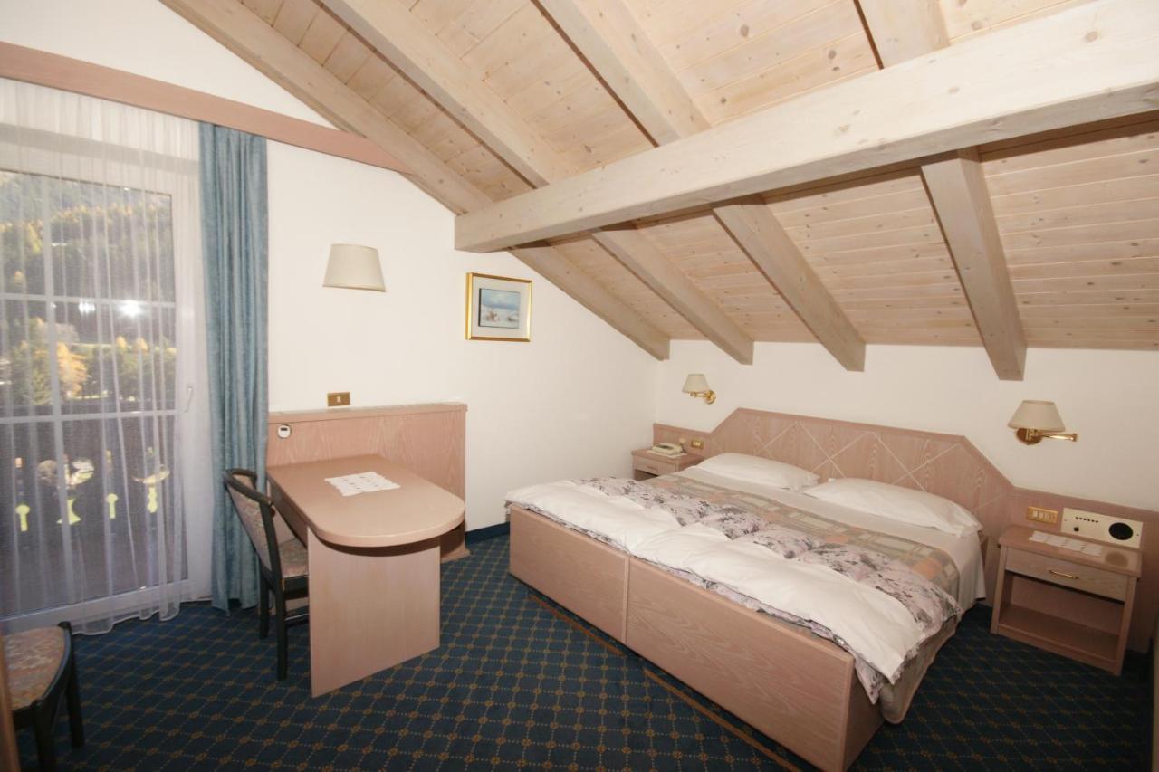 Hotel Villa Mozart Pozza di Fassa Εξωτερικό φωτογραφία
