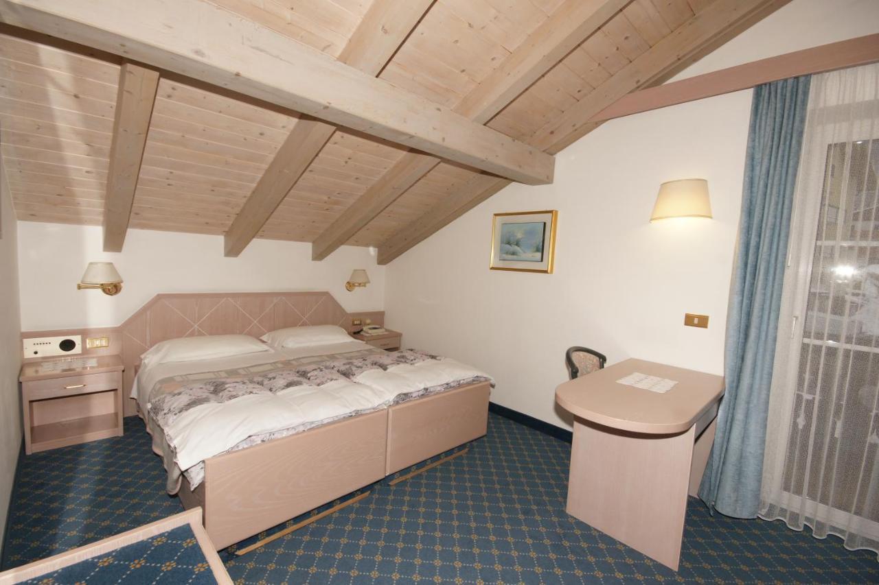 Hotel Villa Mozart Pozza di Fassa Εξωτερικό φωτογραφία